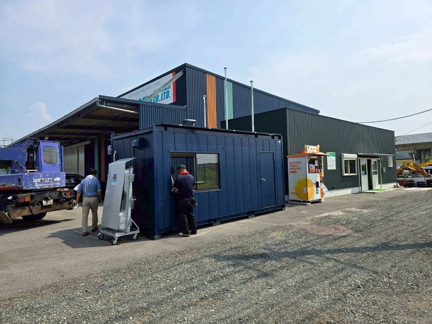 福岡県運送会社様へMOBILE GARAGEを導入